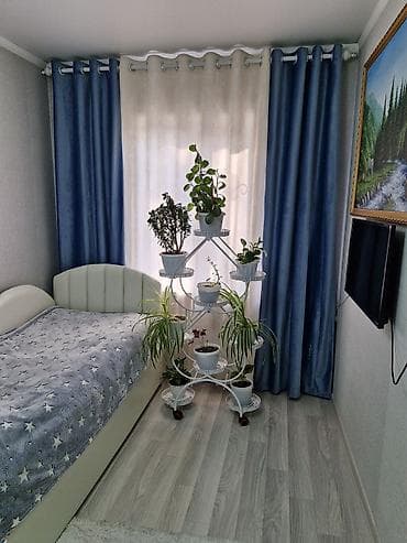 Текчелер, стеллаждар, секичелүү койгучтар: Гүлдөр үчүн текче, этажерка, Темир — 2