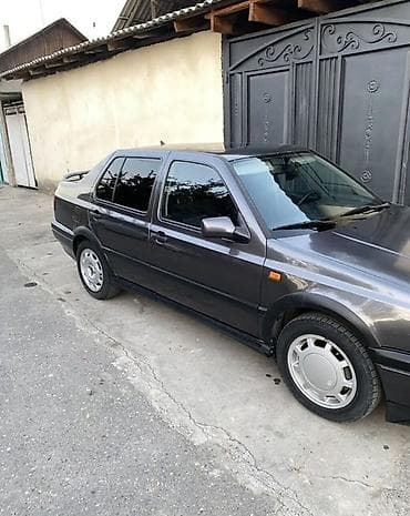 s 221: Volkswagen Vento: 1992 г., 2 л, Ручные, Бензин, Седан — 3