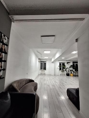 Коммерциялык мүлк: Кеңселерди ижаралоо, 130 м², Турак комплексинде, 1-катар — 7