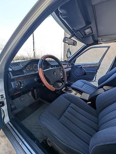 мерс 116: Mercedes-Benz W124: 1992 г., Ручные, Бензин, Седан — 8