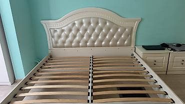 sofa bed: Двуспальная кровать с мягким изголовьем и ламельным основанием - — 1