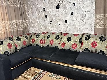 Угловой диван, C подушками, Двухместный at lalafo.kg Угловой диван, C подушками, Двухместный