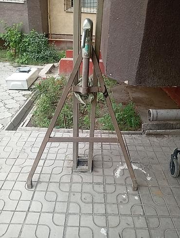 строительный домкрат: Стойка-штатив для домкрата/подъёмных работ - Металлическая — 1