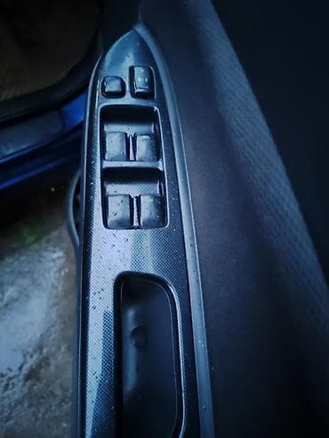 bid e2: Toyota WISH: 2004 г., 1.8 л, Автомат, Бензин, Минивэн — 3