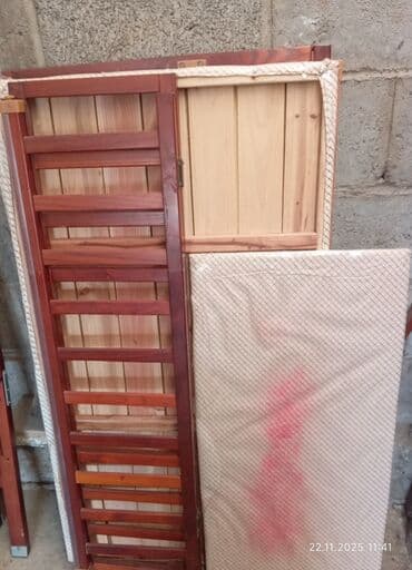 детский столик 3 в 1: Детская кровать трансформер, Б/у, Другой тип — 3