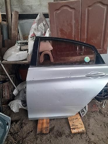 рейка на венто: Дверь Задняя правая Audi, Б/у — 2