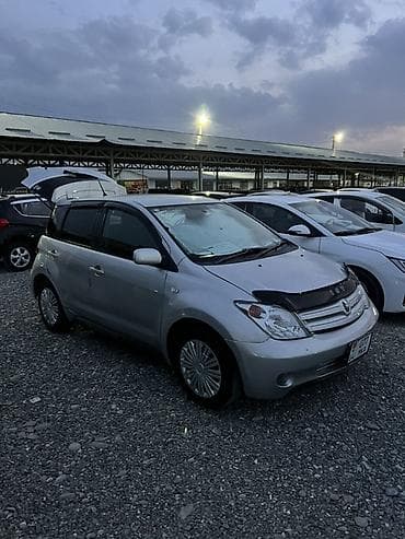 mini cuper: Toyota Ist: 2002 г., 1.3 л, Автомат, Бензин, Хэтчбэк — 3