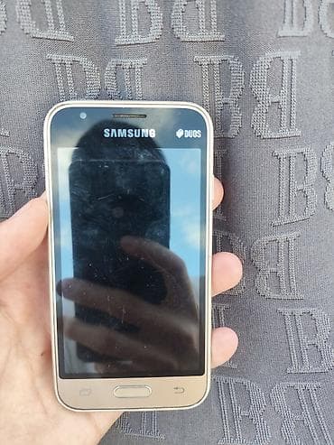 телефон сат: Samsung цвет - Золотой — 6