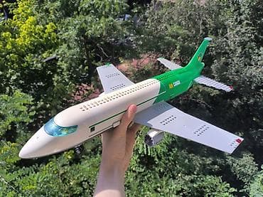 Игрушки: Продаю Lego грузовой самолёт 60022 оригинал. В комплекте только сам — 1