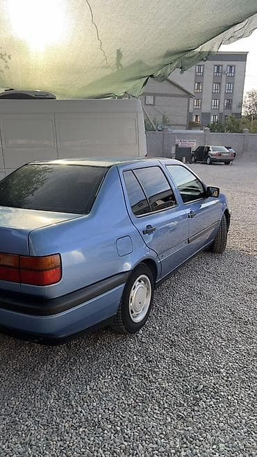 matiz diska: Volkswagen Vento: 1993 г., 1.8 л, Механика, Газ, Седан — 3