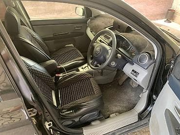 2 8: Mazda Demio: 2004 г., Хэтчбэк — 5