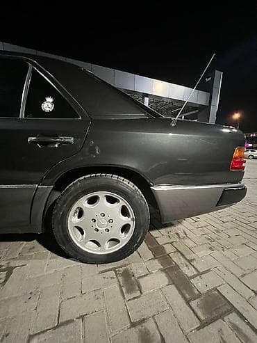 mersedes kaban: Mercedes-Benz W124: 1993 г., 2.2 л, Ручные, Бензин, Седан — 6