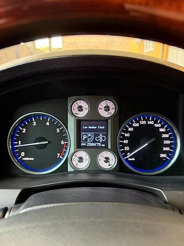 Lexus LX: 2011 г., 5.7 л, Автомат, Бензин, Внедорожник at lalafo.kg Lexus LX: 2011 г., 5.7 л, Автомат, Бензин, Внедорожник