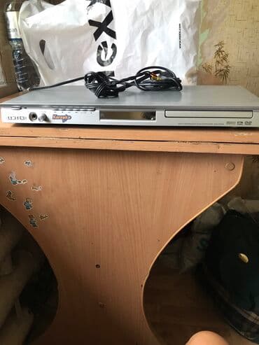 DVD плеер оригинал Самсунг почти новый в отличном состоянии