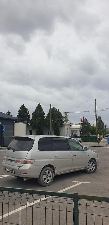 Toyota Gaia: 2003 г., 2 л, Автомат, Бензин, Минивэн