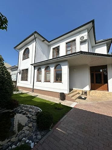Продаётся статный двухэтажный дом в районе Джантошева / Шукурова Дом at lalafo.kg Продаётся статный двухэтажный дом в районе Джантошева / Шукурова Дом