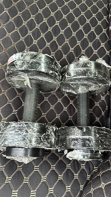 Набор разборных гантелей черного цвета. 7.5+7.5кг / Вес можно at lalafo.kg Набор разборных гантелей черного цвета. 7.5+7.5кг / Вес можно