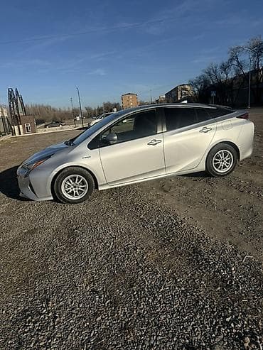 dodge chalanger: Toyota Prius: 2018 г., 1.8 л, Автомат, Гибрид, Хэтчбэк — 2