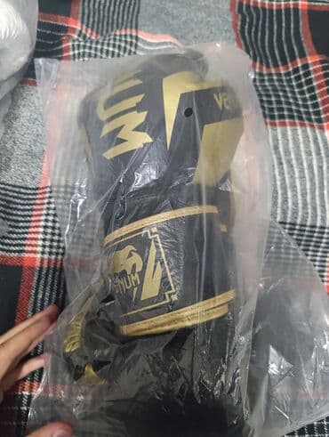 футбольные бутсы predator: Venum белые 1200 сом 12 унций Venum черные 1200 сом 12 унций Все — 3