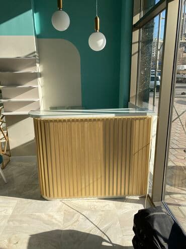 продаю действующий бизнес бишкеке: Ресепшн, барные стойки, кассовые столы на заказ! Входные группы — 3