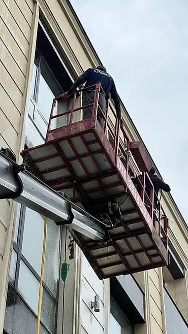 мыть окна: Уборка территории, Мойка фасада — 3