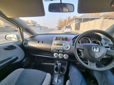продажа дешевых автомобилей: Honda Fit: 2003 г., 1.3 л, Автомат, Бензин, Хэтчбэк — 5