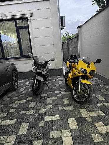 suzuki 600: Спортбайк Suzuki, 620 куб. см, Бензин — 3