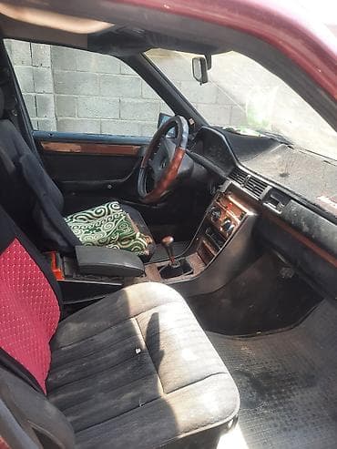 Mercedes-Benz W124: 1993 г., 2.3 л, Механика, Бензин, Седан — 5