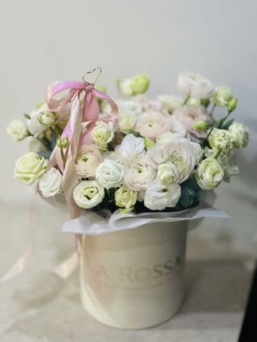 цветок в колбе: 🌸 Продам свежую цветочную композицию в коробке La Rossa Стильная и — 1