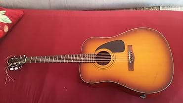 чехол от гитары: Акустическая гитара Fender dreadnought с чехлом. - Классическая форма — 1