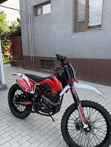 mr moto: Эндуро мотоцикл BRZ MX (декали GRZ/MP), красно-белый. Характеристики — 3
