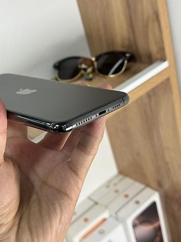 чехии: IPhone 11 Pro Max, Б/у, 256 ГБ, Черный, Защитное стекло, Чехол, Кабель, 100 % — 4