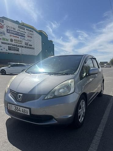 Продажа авто: Honda Jazz: 2009 г., 1.3 л, Вариатор, Бензин, Хэтчбэк — 2