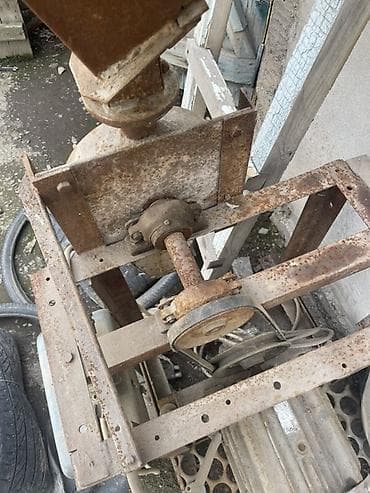 промышленный фильтр: Промышленная зернодробилка/измельчитель на раме с электроприводом — 2