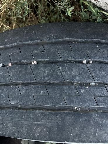 Грузовая шина 315/70 R22.5
 Пара с дисками