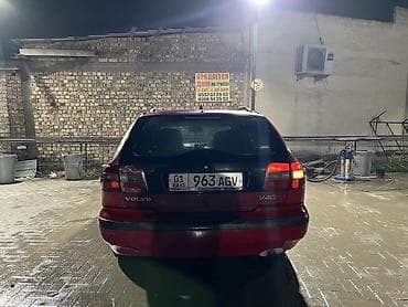 Volvo: Volvo V40: 1998 г., 1.8 л, Механика, Бензин, Универсал — 2