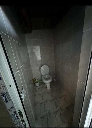 Үйлөр: 100 м², 3 бөлмө, Жылытылган, Унаа токтотуучу жай — 8