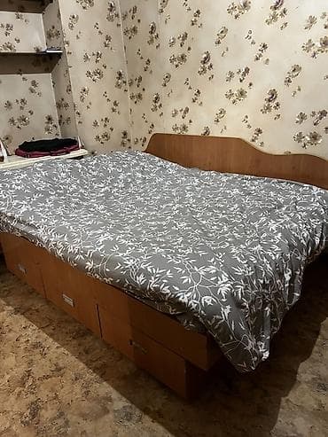 Мебель: Двуспальная кровать, С матрасом, длина - 200 см — 1