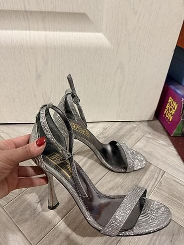 обувь 46: Женские босоножки на каблуке - Цвет: серебристый металлик - Материал — 3