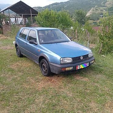 Продажа авто: Volkswagen Golf: 1993 г., 1.6 л, Механика, Бензин, Хэтчбэк — 1