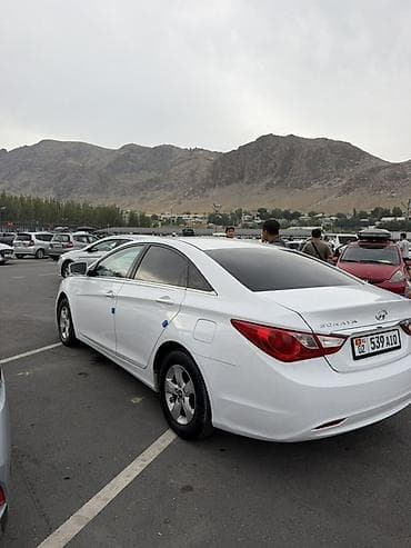 hongqi hs3: Hyundai Sonata: 2016 г., 2 л, Автомат, Газ, Седан — 4