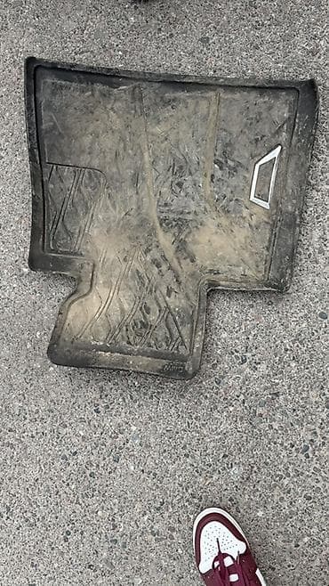 полики е60: Родные Резиновые Полики Для салона BMW, цвет - Черный, Б/у, Самовывоз — 1