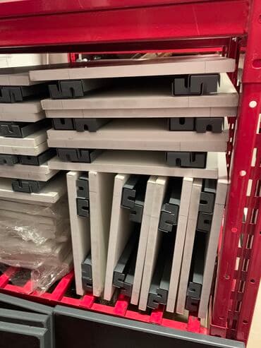 оборудование для магазина бу: Продаю полки, цена договорная, в хорошем состоянии. За пару 1000сом — 1