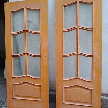 плетеный стол и стулья: Межкомнатные дверные полотна и коробки (набор). В комплекте: - — 4