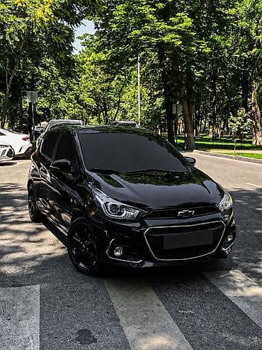 Chevrolet Spark: 2017 г., 1 л, Вариатор, Бензин, Хэтчбэк