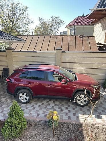Toyota RAV4: 2019 г., Автомат, Гибрид, Кроссовер at lalafo.kg Toyota RAV4: 2019 г., Автомат, Гибрид, Кроссовер