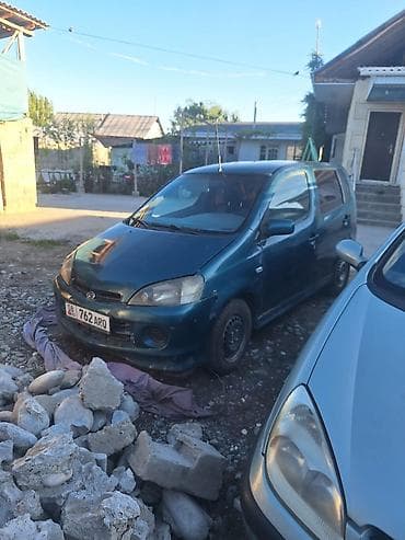 Daihatsu YRV: 2002 г., 1.3 л, Механика, Бензин, Хэтчбэк