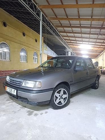 Opel Vectra: 1993 г., 1.8 л, Механика, Бензин, Хэтчбэк at lalafo.kg Opel Vectra: 1993 г., 1.8 л, Механика, Бензин, Хэтчбэк