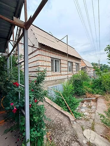 🏡 Продается просторный дом в с. Байтик 📐 Общая площадь — 80 м² 🛏️ 2 — 1