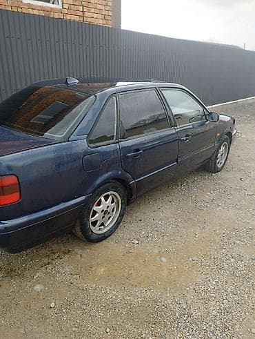 Volkswagen Passat: 1994 г., 2 л, Механика, Седан